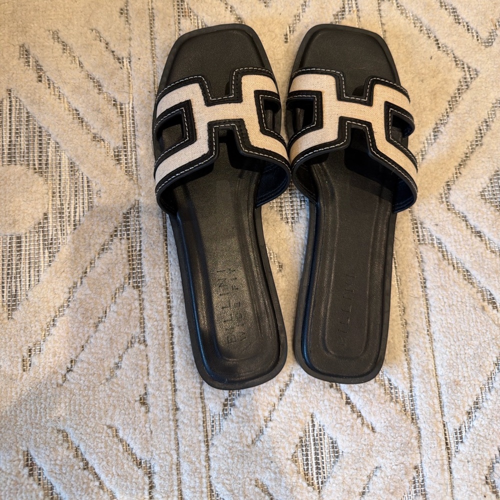 Bellini Black and Cream Slide Sandals size 7 Never been worn. $34